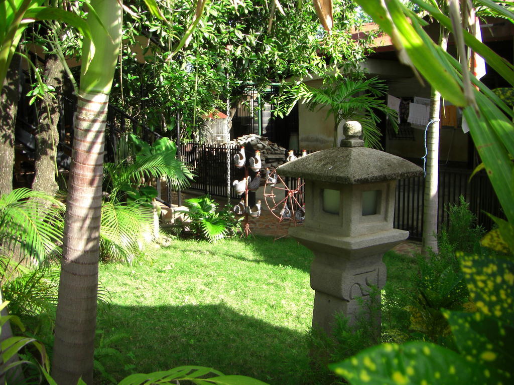 Charly'S Guest House Granada Exterior photo