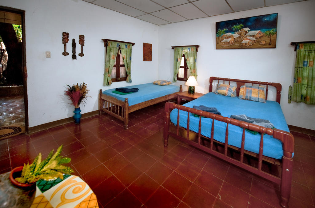 Charly'S Guest House Granada Exterior photo