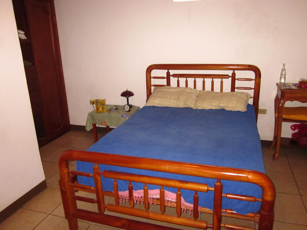 Charly'S Guest House Granada Room photo