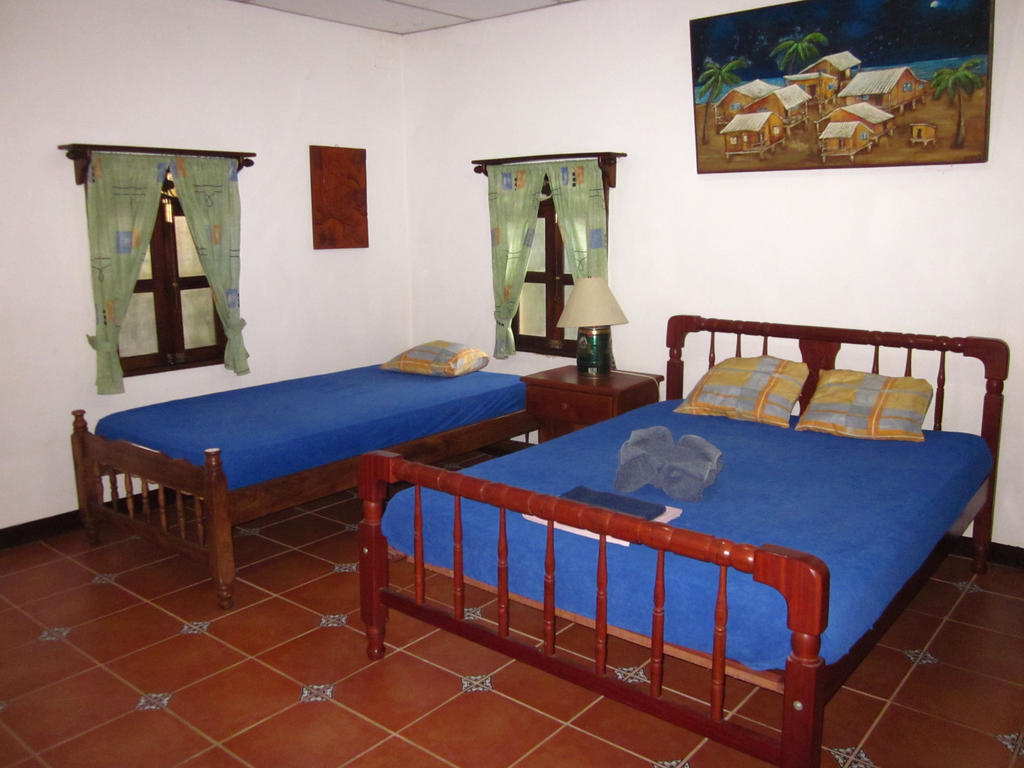 Charly'S Guest House Granada Room photo