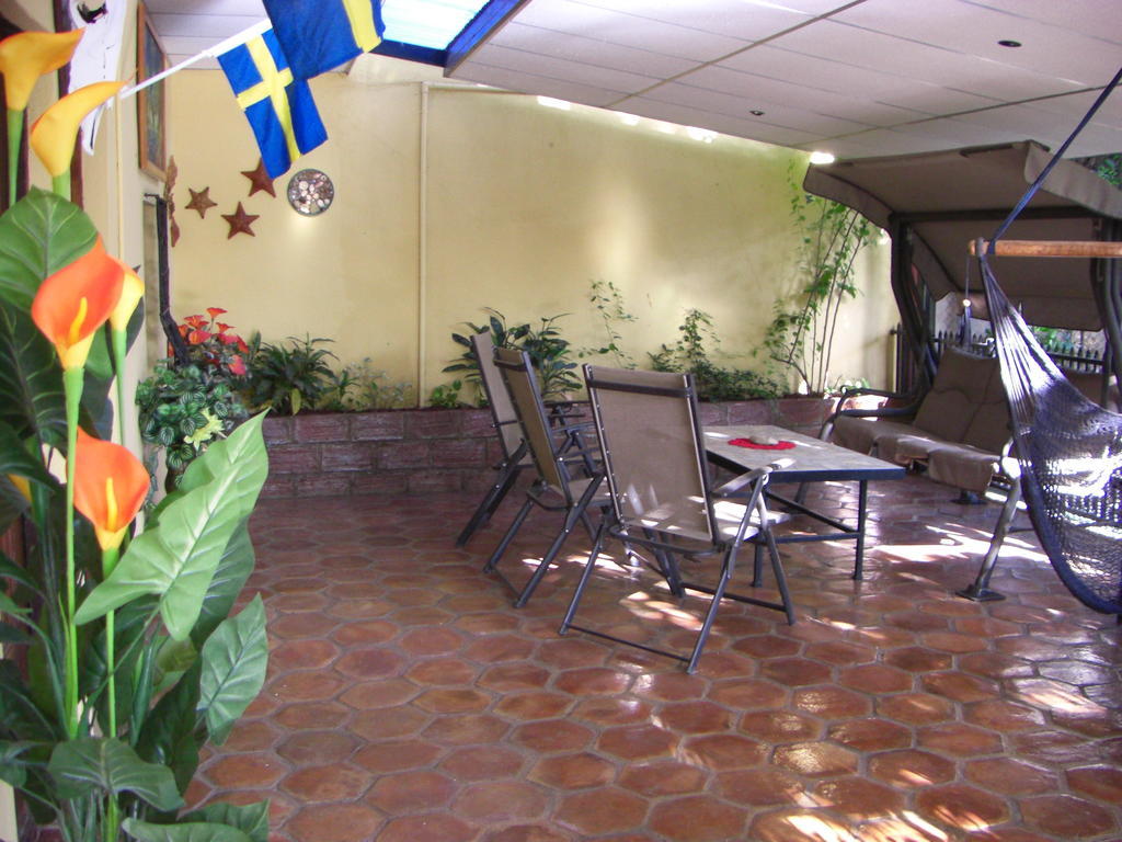 Charly'S Guest House Granada Exterior photo